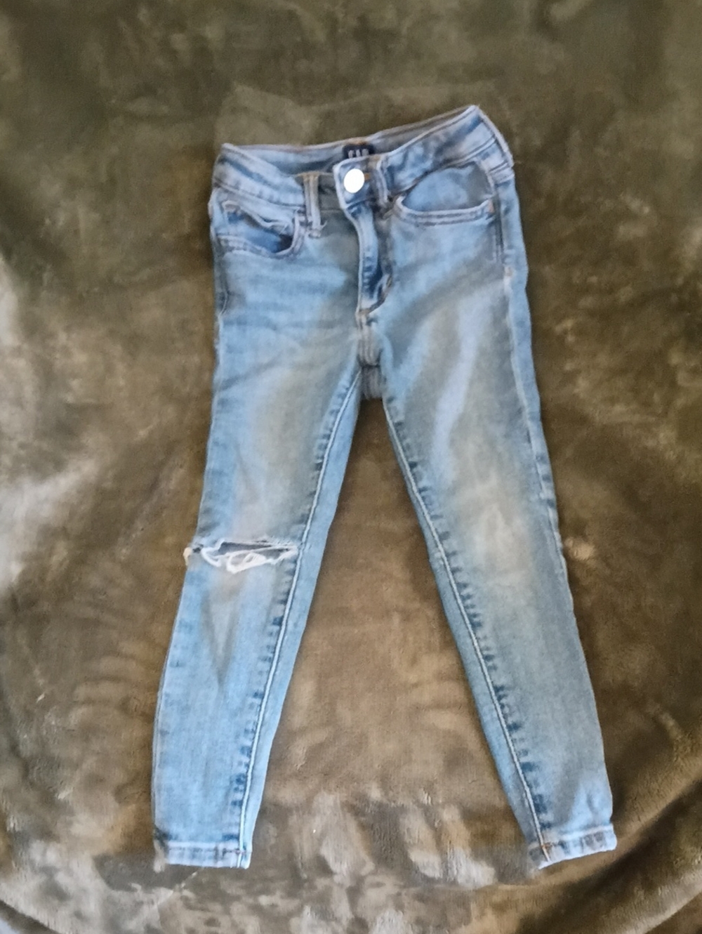 A238 GAP Light Blue Skinny Distressed Jeans